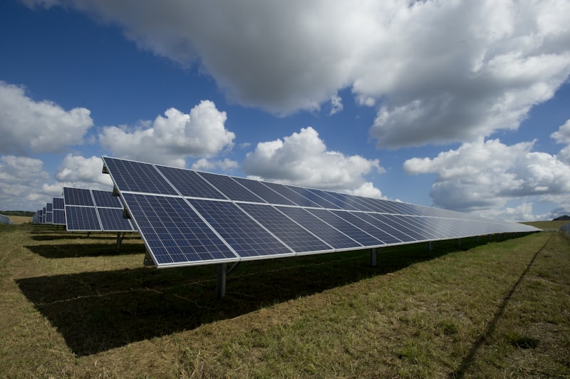Solaranlagen auf dem Feld